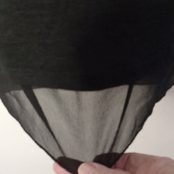 Vince Women's Size Small Cap Sleeve Black Top. Versatile, Minimalist - Picture 4 of 10